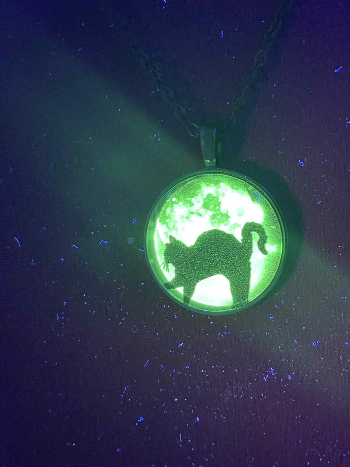Glowing Round Picture Necklace | Green Luminous Pendant | Glow in Dark