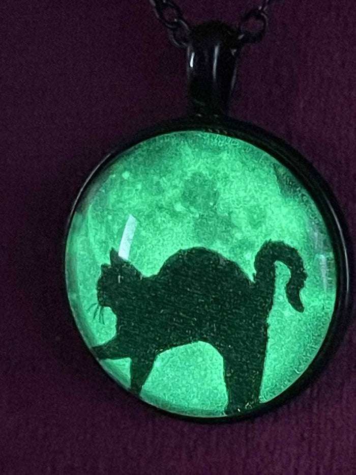 Glowing Round Picture Necklace | Green Luminous Pendant | Glow in Dark