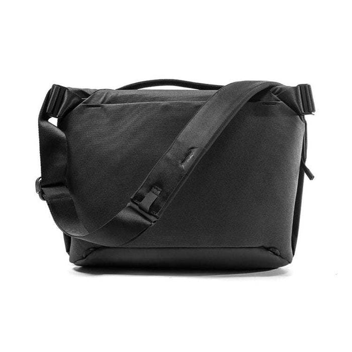 Peak Design Everyday Messenger V2 black weatherproof camera and laptop bag with adjustable shoulder strap