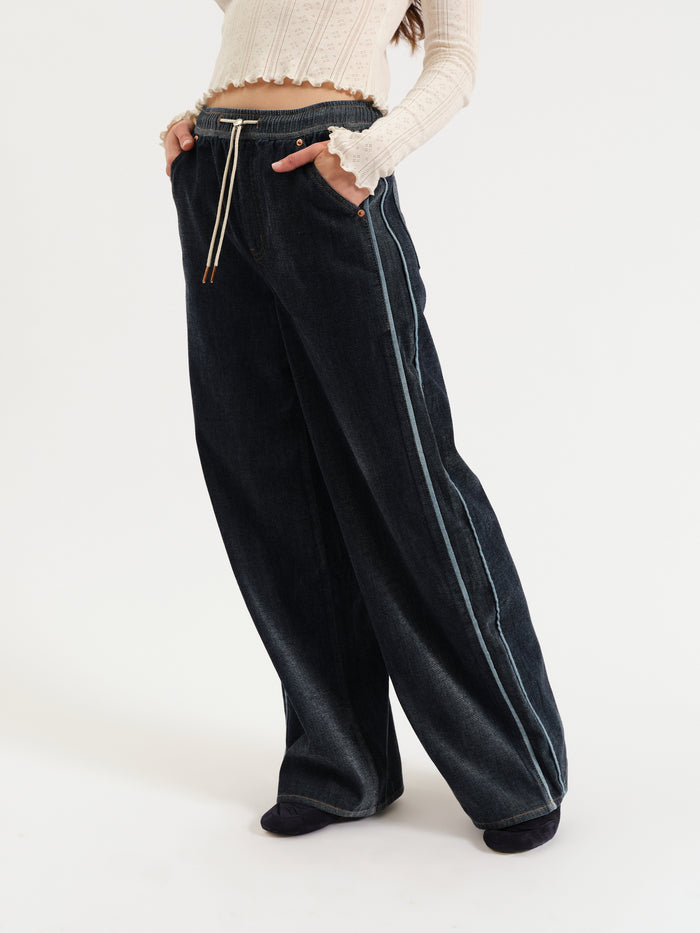 The Cozy Jean Wide Leg Pull On in Sky Whisper